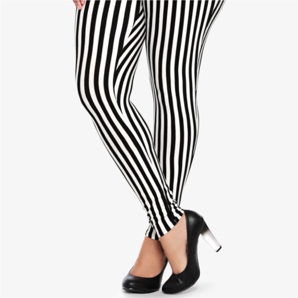 Torrid Striped Leggings 0 NWT